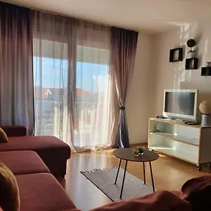 https://cozy-two-bedroom-apartment.hotelinzadar.com