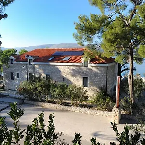 https://villa-sveti-kriz.splithotels.org